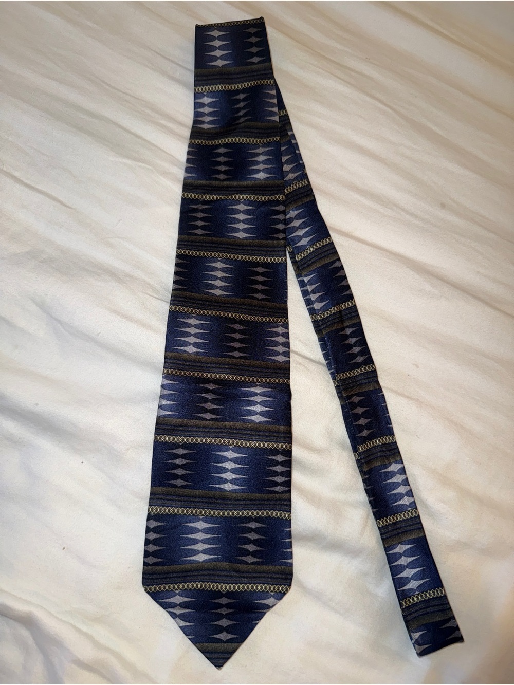 Conte di Milano tie in a distinctive black and gray geometric pattern NWOT